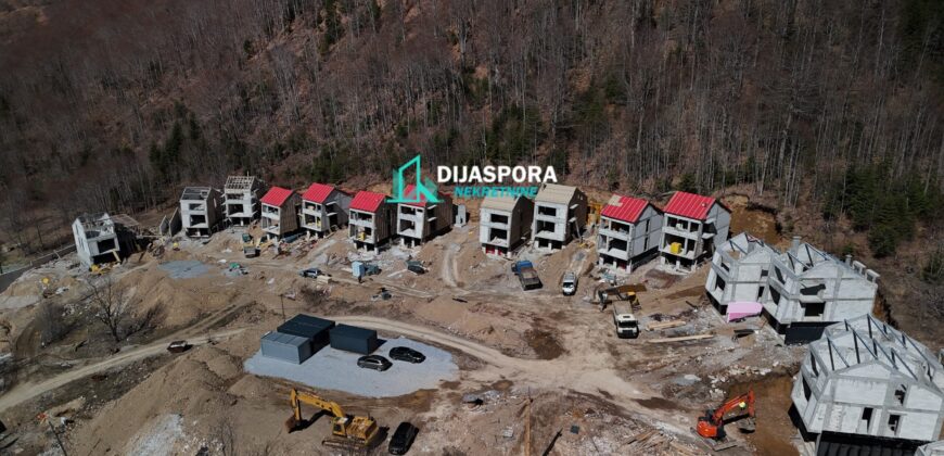 PRODAJE SE, APARTMAN NA TRI NIVOA U LUKSUZNOJ VILI, 207M2, KOLAŠIN